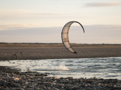 why switching to a 20g sliding bomb and 50lb fluorocarbon leader fixed my kite-tailing on exposed pebble spits